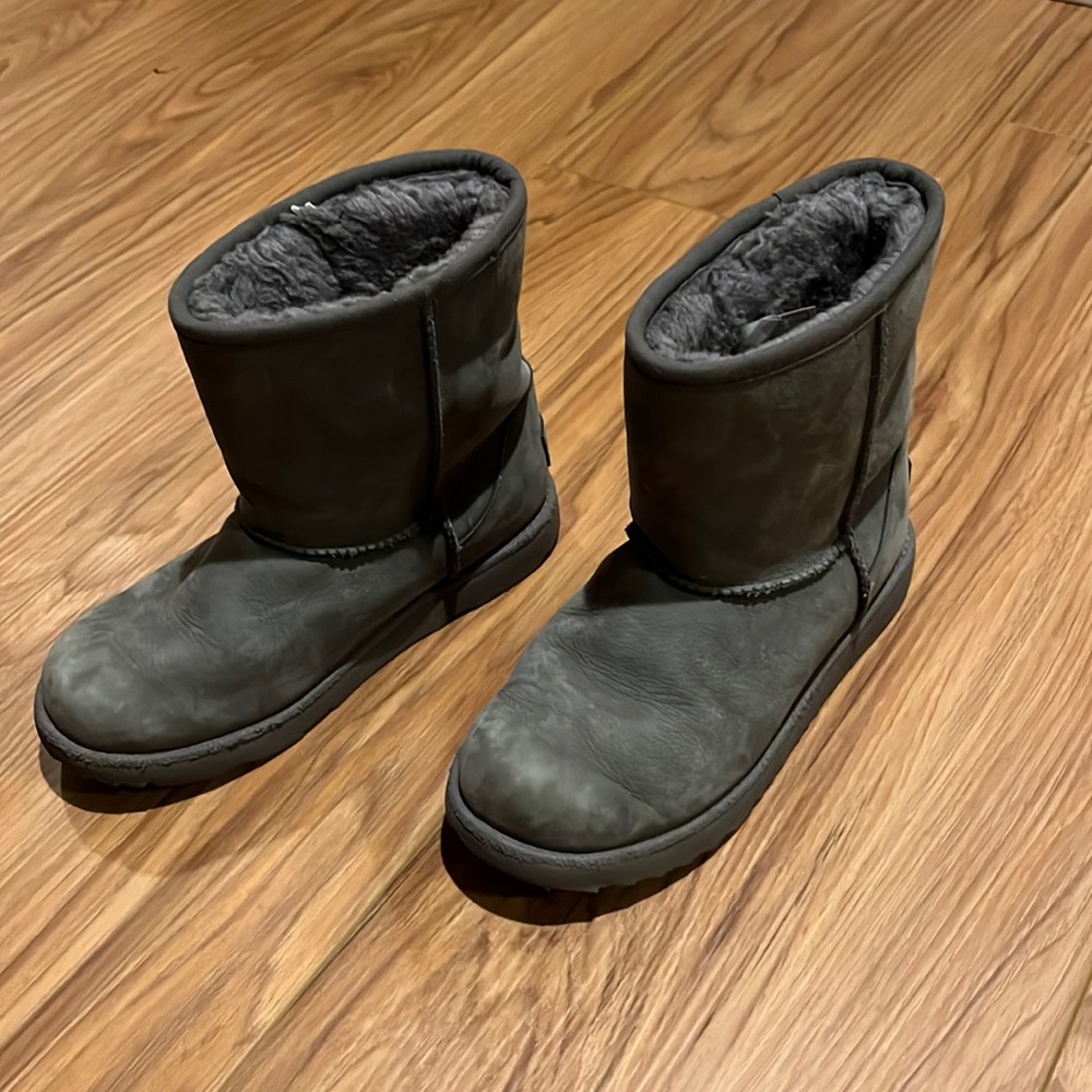UGG  boots